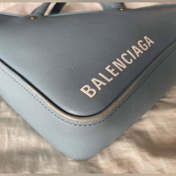 Balenciaga triangle - Picture 4 of 7